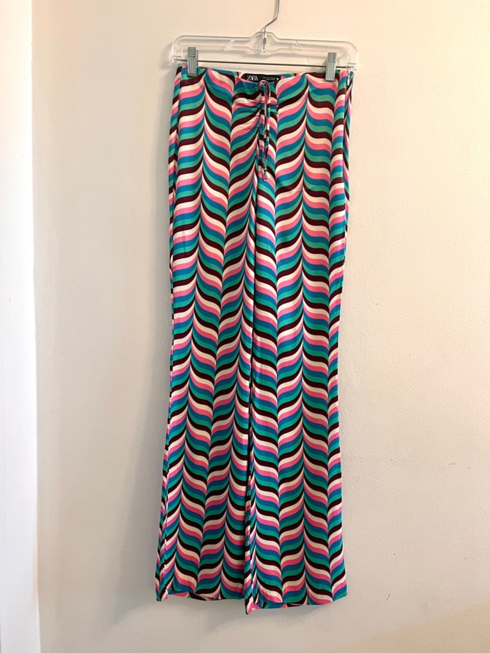 Sz. S Zara Multicolor Wave Print bell bottom Leg Pants